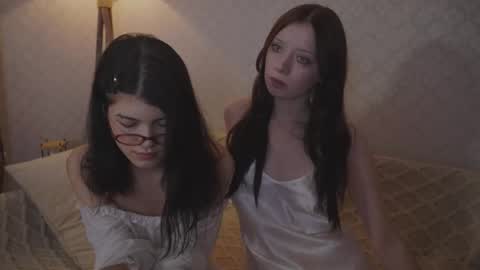 EllaLyn online show from 11/10/25, 08:08