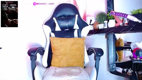 the dog lian online show from 11/26/25, 01:17