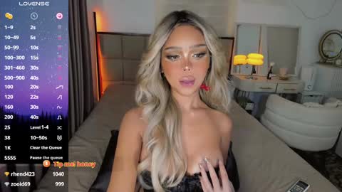 Snapshot of the_enchantressxx chatting on 12/20/24, 06:50 nabi butterfly online show from 12/20/24, 06:50