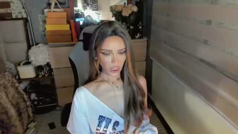 Snapshot of the_enchantressxx chatting on 06/18/26, 06:45 nabi butterfly online show from 06/18/26, 06:45