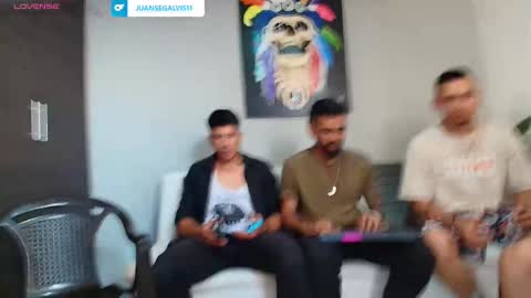 SCOTT  THEO  KAMERON  GENDERSON online show from 12/04/24, 09:57