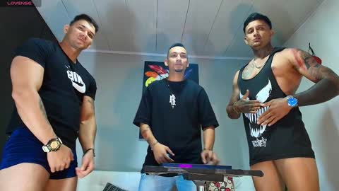 SCOTT  THEO  KAMERON  GENDERSON online show from 12/07/24, 12:08