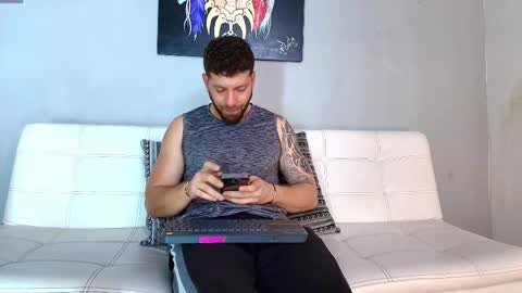 SCOTT  THEO  KAMERON  GENDERSON online show from 03/08/25, 08:46