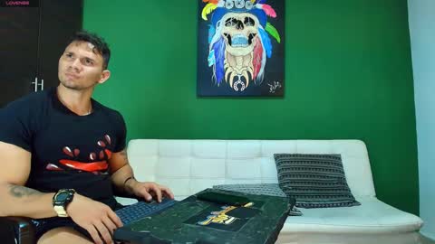 SCOTT  THEO  KAMERON  GENDERSON online show from 09/17/25, 11:39