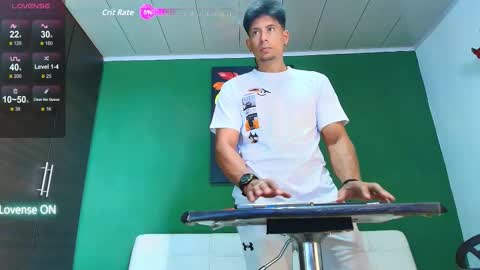 SCOTT  THEO  KAMERON  GENDERSON online show from 10/01/25, 06:36