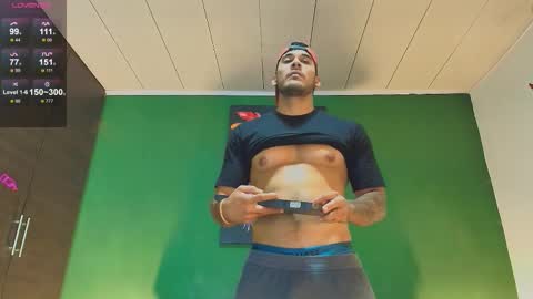 SCOTT  THEO  KAMERON  GENDERSON online show from 10/31/25, 12:22