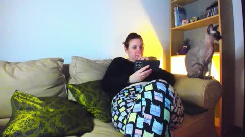 Snapshot of the_imperfect_one chatting on 03/17/26, 04:54 G. Spoil me with a Lovense gift from here online show from 03/17/26, 04:54