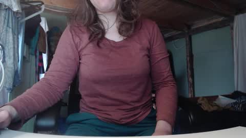 Snapshot of the_prettywondder chatting on 10/14/25, 05:19 Ekye online show from 10/14/25, 05:19