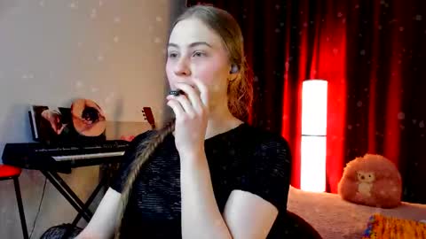 Ally    STREAMING ON TWITCH NOW Check my Twitter for updates online show from 12/03/25, 02:37