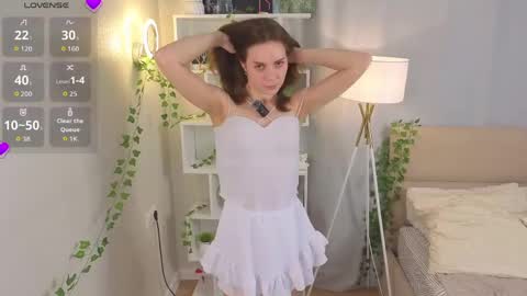 Snapshot of the_truewoman_show chatting on 06/10/26, 03:07 My name is Cynthia and Im very happy to see you in my sweet room online show from 06/10/26, 03:07
