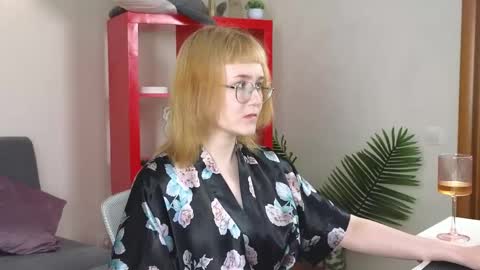 thea_quill online show from 05/01/26, 05:17