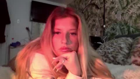Snapshot of thealice_ chatting on 05/25/26, 09:54 alicaaa online show from 05/25/26, 09:54