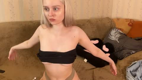 Snapshot of thealiceland chatting on 04/06/26, 04:46 Alice online show from 04/06/26, 04:46