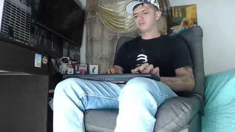 Snapshot of theangelmiguel chatting on 01/24/25, 03:22 Miguel Angel online show from 01/24/25, 03:22