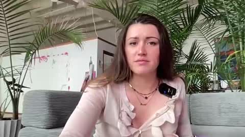 Snapshot of theartisttype chatting on 04/02/26, 05:21 Arabella online show from 04/02/26, 05:21