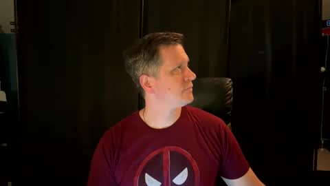 Snapshot of thebatandthecat10 chatting on 06/05/26, 12:33 ISABELLA or MATT online show from 06/05/26, 12:33