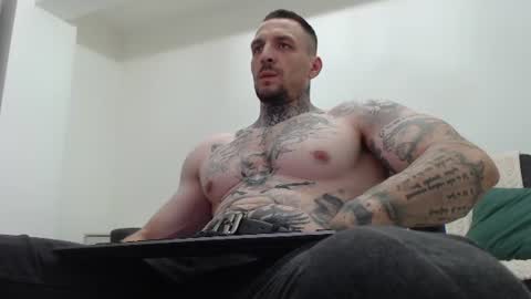 Snapshot of thebestmuscles chatting on 07/16/26, 06:36 John online show from 07/16/26, 06:36