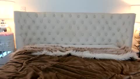 Jessica online show from 10/25/25, 01:29