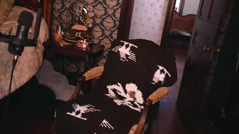 Joan online show from 10/12/25, 08:19