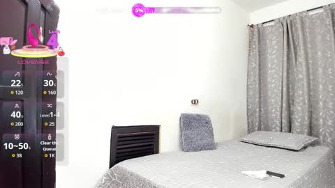 TheChicaNextDoor  online show from 02/04/26, 11:09