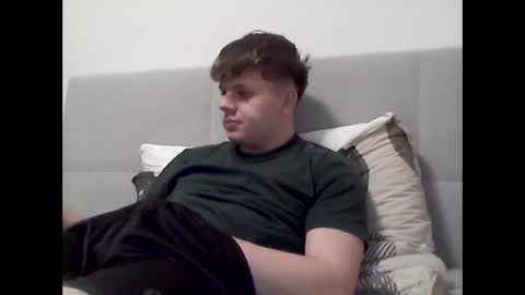 Snapshot of thecuteguy144949 chatting on 01/22/25, 04:33 thecuteguy144949 online show from 01/22/25, 04:33