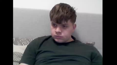 Snapshot of thecuteguy144949 chatting on 02/24/25, 07:41 thecuteguy144949 online show from 02/24/25, 07:41