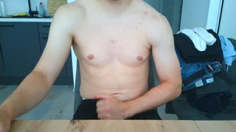 Snapshot of thecuteguy144949 chatting on 06/18/26, 08:36 thecuteguy144949 online show from 06/18/26, 08:36