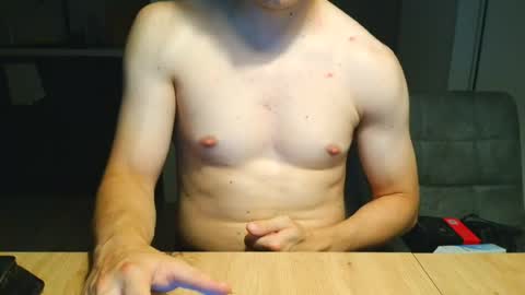 Snapshot of thecuteguy144949 chatting on 06/18/26, 09:30 thecuteguy144949 online show from 06/18/26, 09:30