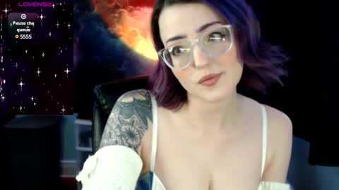 Snapshot of thedaisymoon chatting on 02/28/25, 01:26 thedaisymoon online show from 02/28/25, 01:26