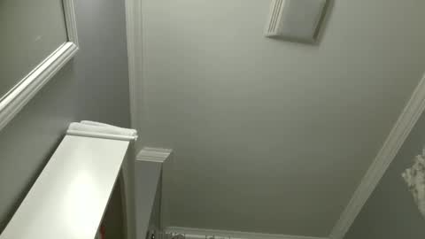 Snapshot of thedancingalien chatting on 09/19/25, 01:40 Kassandra Grant online show from 09/19/25, 01:40