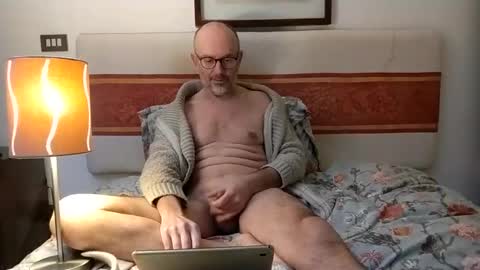 Snapshot of thedeardaddy chatting on 02/19/25, 04:33 Venice man online show from 02/19/25, 04:33