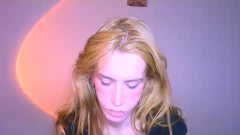 Snapshot of thedollxxxperience chatting on 02/15/26, 06:04 Yolanda online show from 02/15/26, 06:04