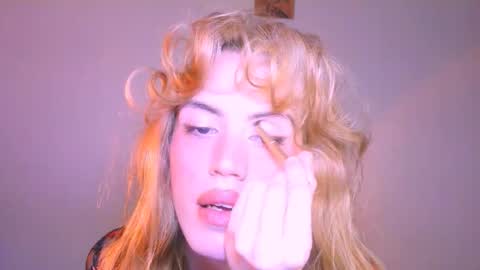 Snapshot of thedollxxxperience chatting on 02/21/26, 03:35 Yolanda online show from 02/21/26, 03:35