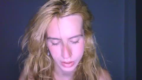 Snapshot of thedollxxxperience chatting on 03/19/26, 04:00 Yolanda online show from 03/19/26, 04:00