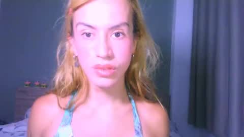 Snapshot of thedollxxxperience chatting on 05/11/26, 04:07 Yolanda online show from 05/11/26, 04:07