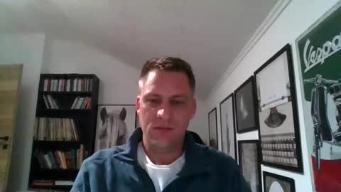 Snapshot of thedon2123 chatting on 10/21/25, 04:19 thedon2123 online show from 10/21/25, 04:19