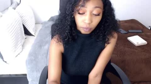 Snapshot of thee_habibah chatting on 06/14/26, 10:39 Habibah online show from 06/14/26, 10:39