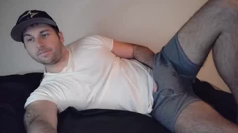 Snapshot of theetwohander chatting on 04/29/26, 03:10 Theetwohander online show from 04/29/26, 03:10