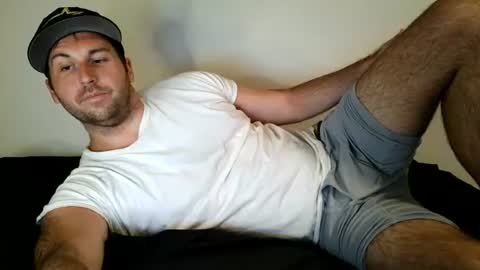 Snapshot of theetwohander chatting on 06/12/26, 04:11 Theetwohander online show from 06/12/26, 04:11