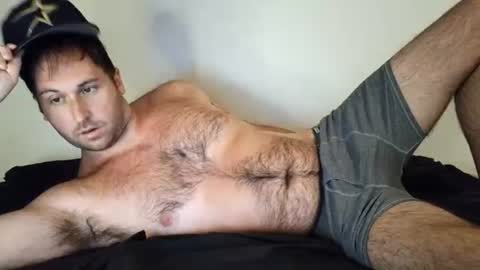 Snapshot of theetwohander chatting on 07/02/26, 02:11 Theetwohander online show from 07/02/26, 02:11