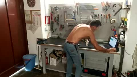 Snapshot of thefarmerpaul chatting on 09/10/25, 12:49 Paul online show from 09/10/25, 12:49