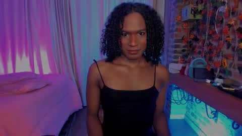 Snapshot of thegoldenbitch chatting on 02/12/26, 10:10 Goldie online show from 02/12/26, 10:10