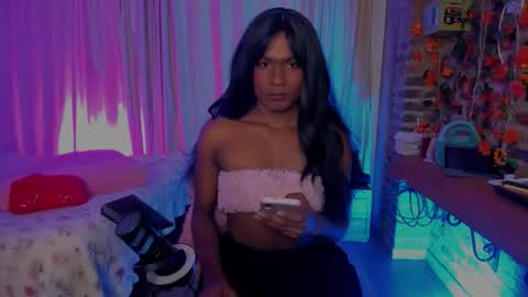 Snapshot of thegoldenbitch chatting on 02/19/26, 10:44 Goldie online show from 02/19/26, 10:44