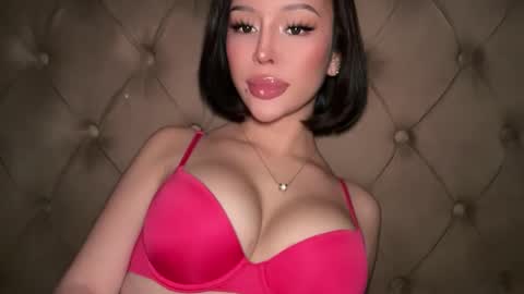 Elle  dont forget to folloW me and thumbs up online show from 03/31/26, 12:45