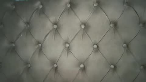 Elle  dont forget to folloW me and thumbs up online show from 04/05/26, 02:31