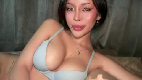 Elle  dont forget to folloW me and thumbs up online show from 06/27/26, 01:06