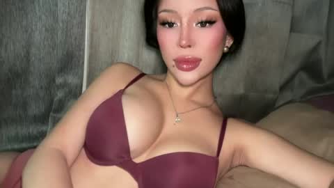 Elle  dont forget to folloW me and thumbs up online show from 07/07/26, 04:15