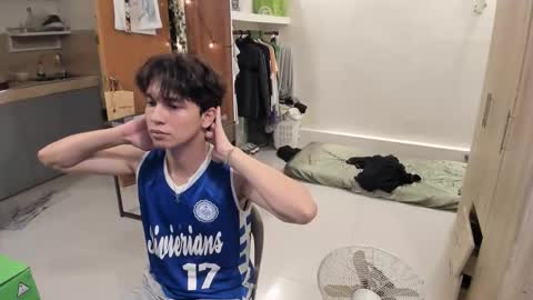 Green online show from 10/23/25, 09:52