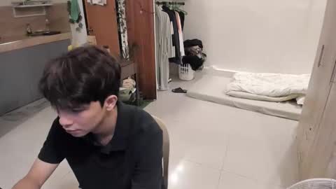 Green online show from 10/31/25, 01:23