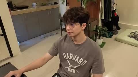 Green online show from 12/04/25, 02:10